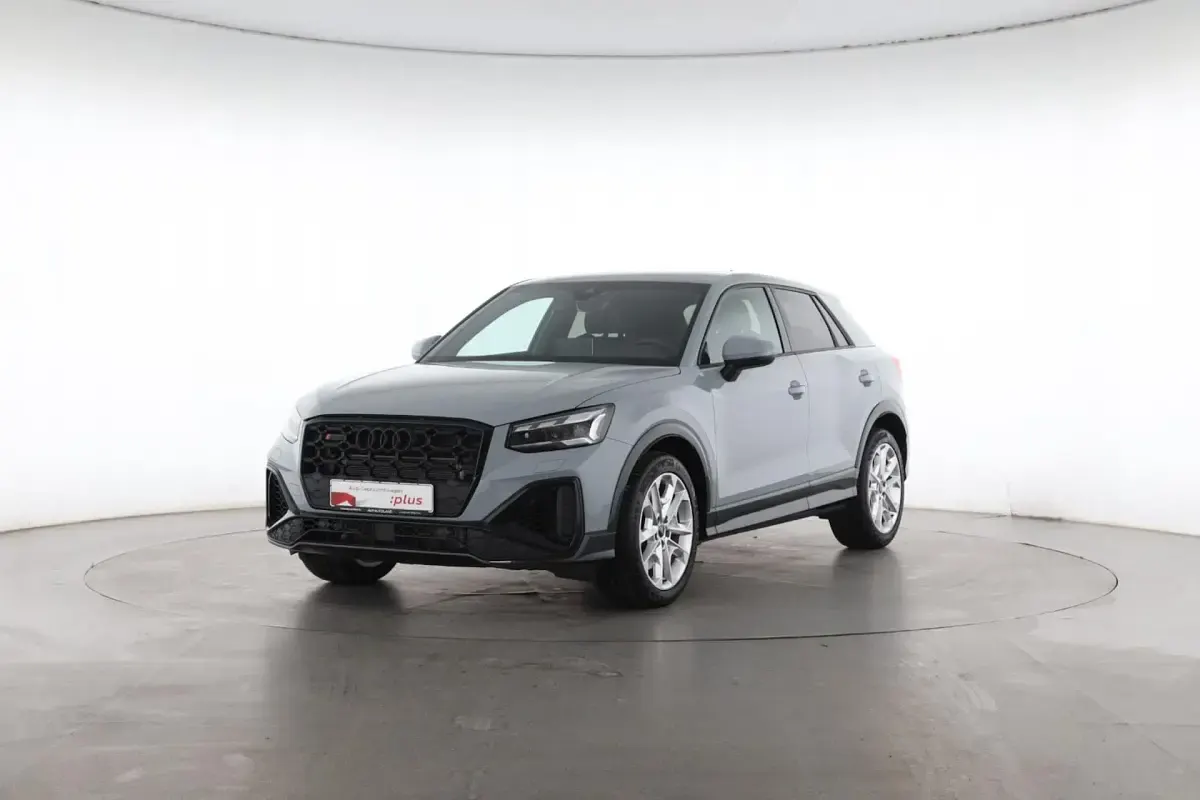 Gebraucht Audi SQ2 Ambiente 300 PS (220 kW) 2025 Grau SUV