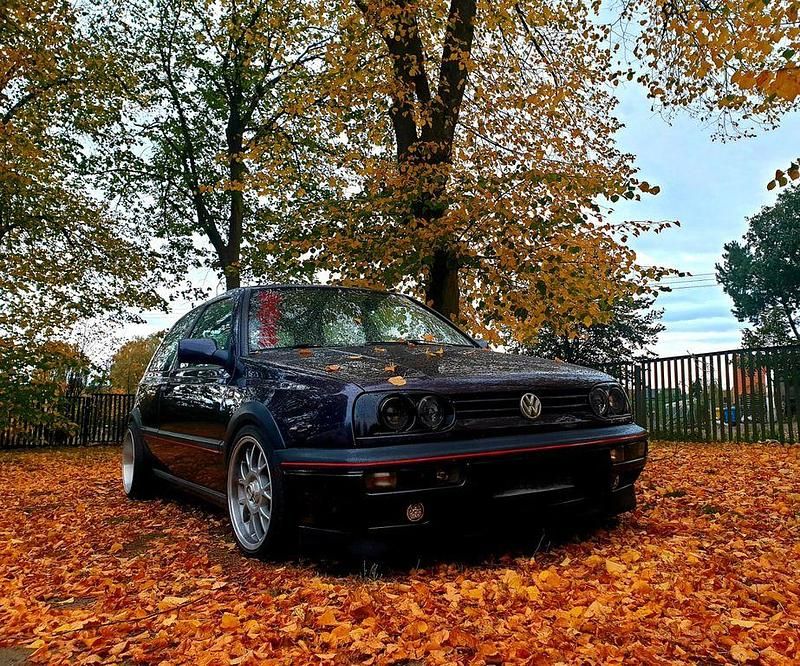 Gebraucht VW Golf III GTI 116 PS (85 kW) 1992 Violet Kleinwagen