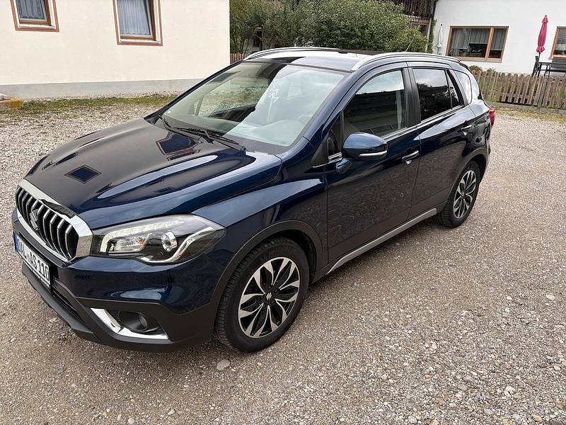 Blau Gebraucht 2016 Suzuki SX4 S-Cross SUV | 13.900 € (Fairer Preis) - Bild 1/4