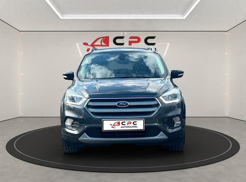 Gebraucht Ford Kuga Titanium 150 PS (110 kW) 2018 Grau SUV