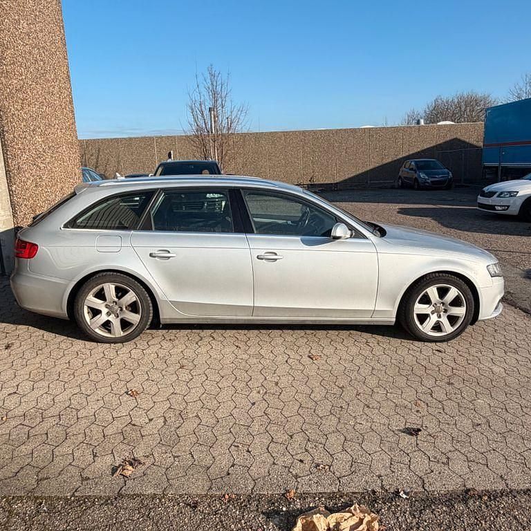 Gebraucht Audi A4 Attraction 179 PS (131 kW) 2011 Silber Kombi