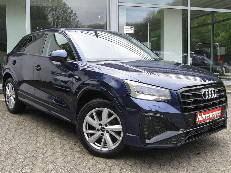 Navarrablau metallic Gebraucht 2022 Audi Q2 S-Line SUV | 21.400 € (Superpreis) - Bild 1/4