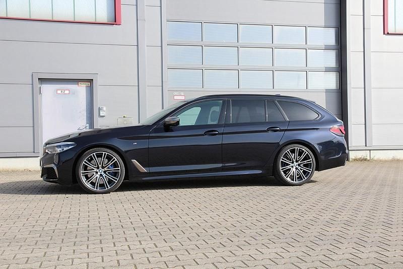 Gebraucht BMW M550 Shadowline 400 PS (294 kW) 2019 Schwarz Limousine
