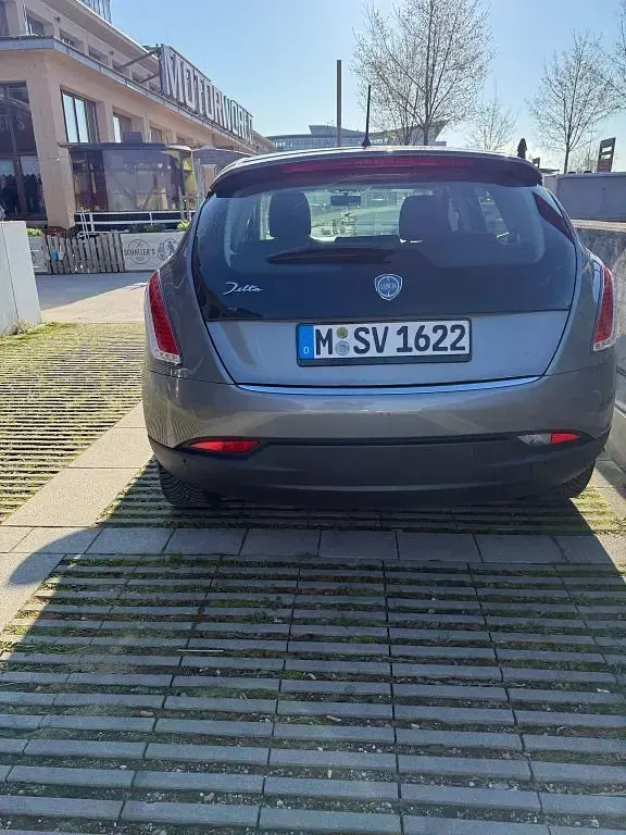 Gebraucht Lancia Delta 165 PS (121 kW) 2010 Grau Kleinwagen