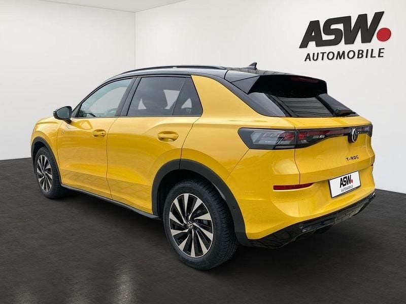 Gebraucht VW T-Roc R-line 150 PS (110 kW) 2025 Canary yellow SUV