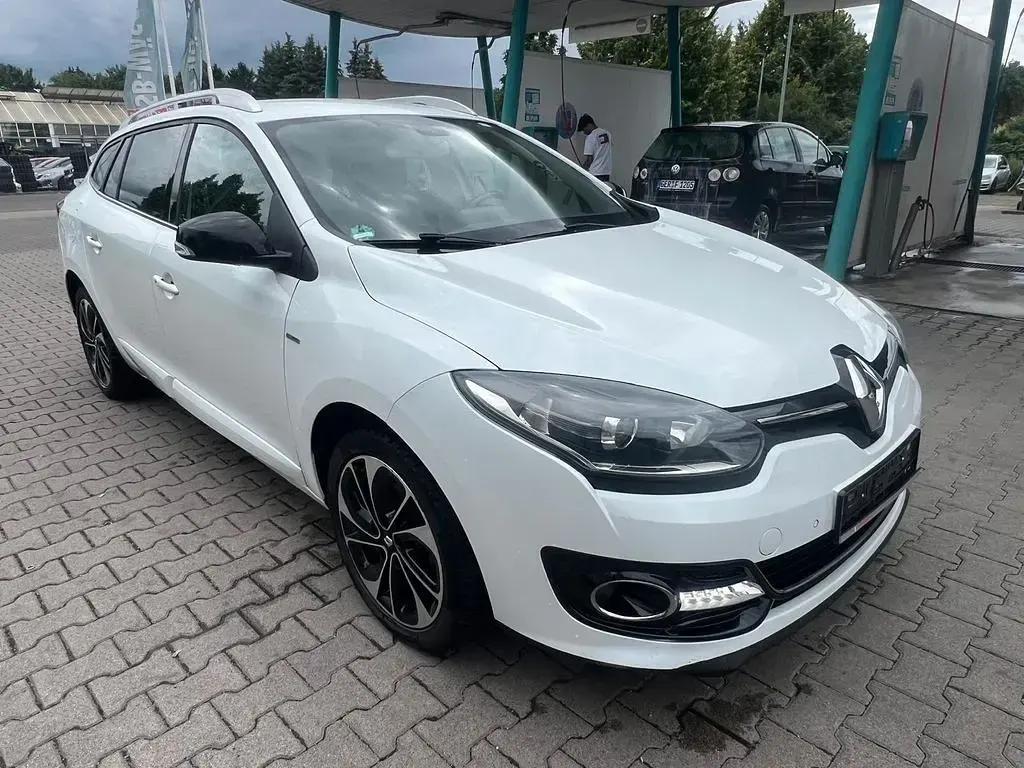 Gebraucht Renault Mégane III Bose Edition 110 PS (80 kW) 2015 Weiß Limousine