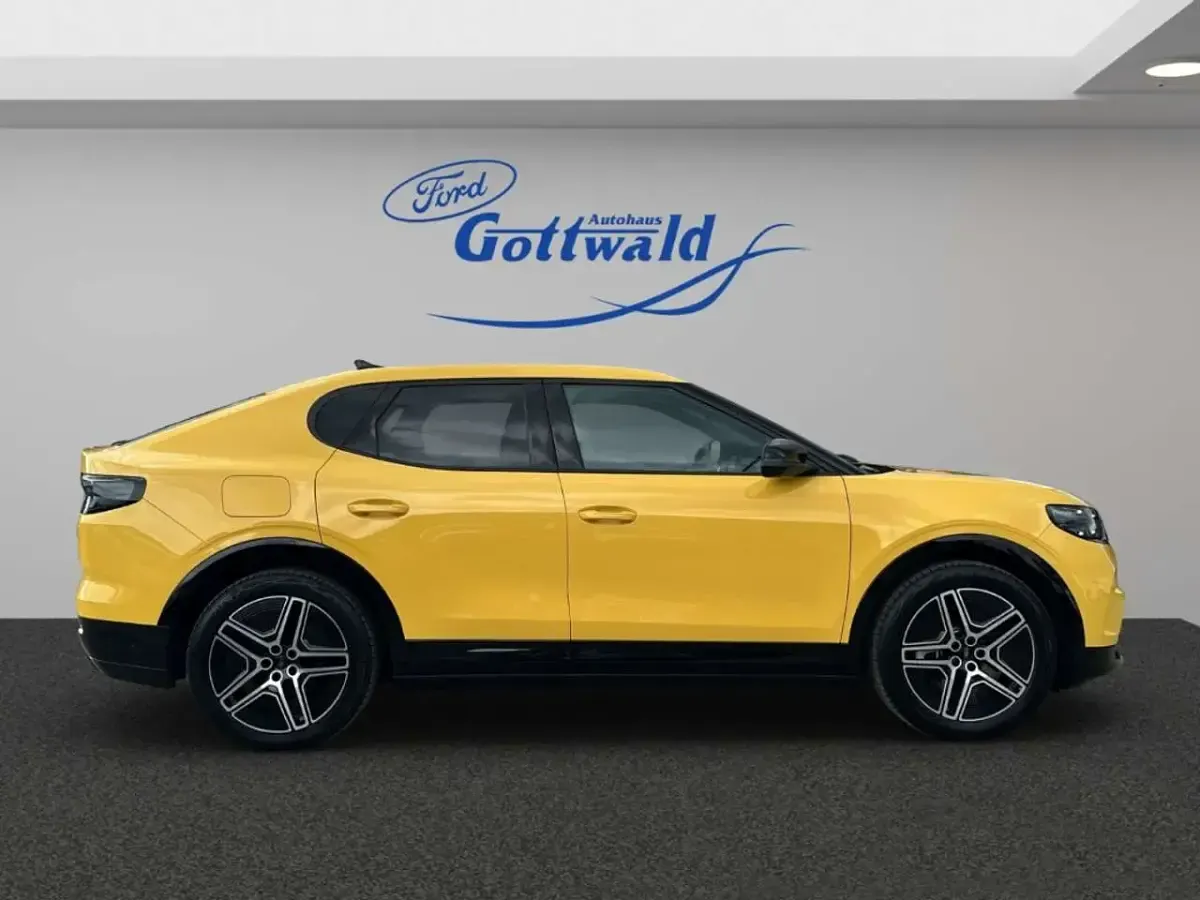 Gebraucht Ford Capri Premium 210 kW (286 PS) 2025 Omg yellow SUV