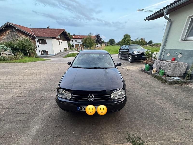 Schwarz Gebraucht 2002 VW Golf IV Basis Limousine | 2.100 € (Fairer Preis) - Bild 1/4