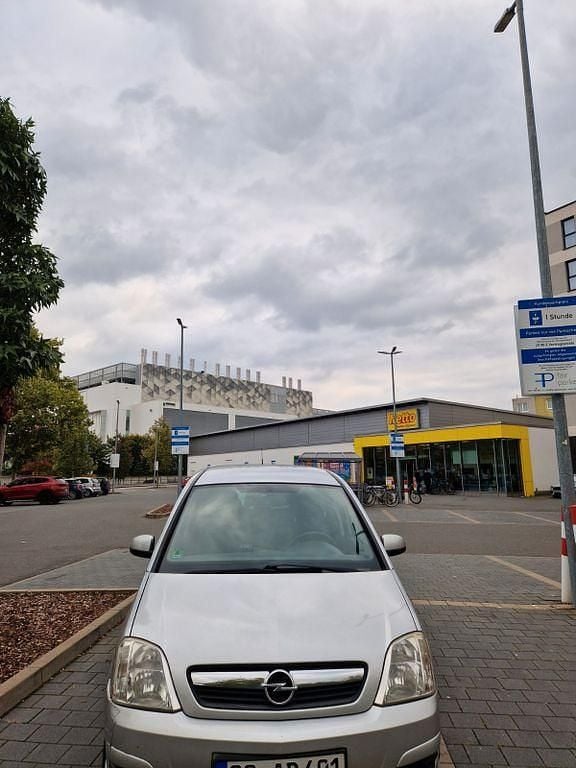 Grau Gebraucht 2006 Opel Meriva Edition Van / Kleinbus | 600 € (Superpreis) - Bild 1/4