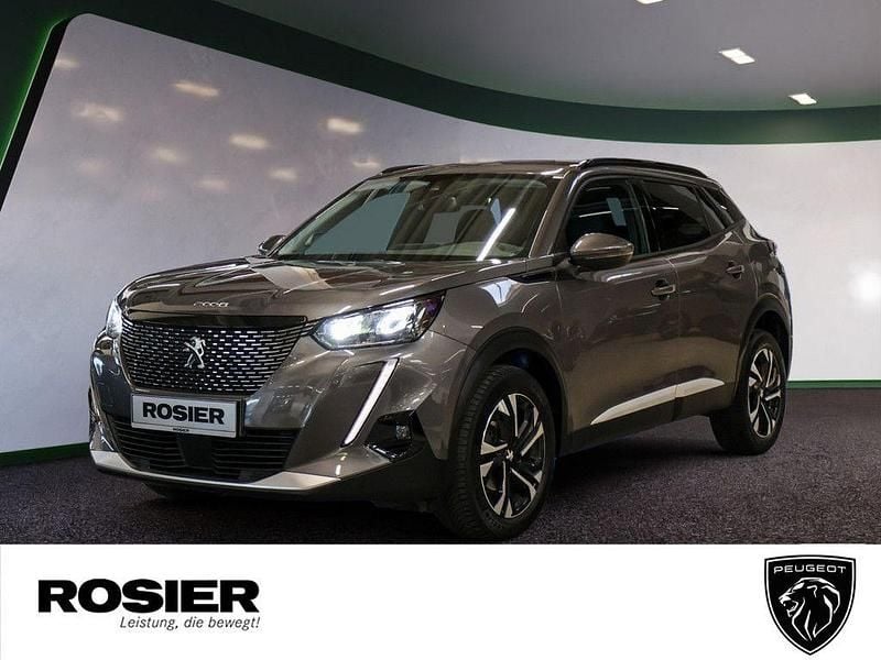 Grau / platiniumgrau Gebraucht 2021 Peugeot 2008 Allure SUV | 15.448 € (Fairer Preis) - Bild 1/4