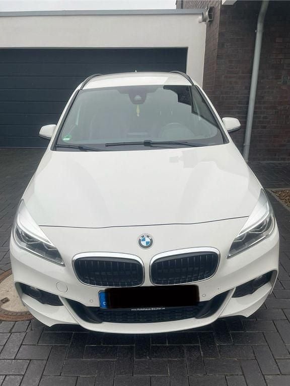 Gebraucht BMW 220 Gran Tourer M Sport 192 PS (141 kW) 2016 Weiß Van / Kleinbus