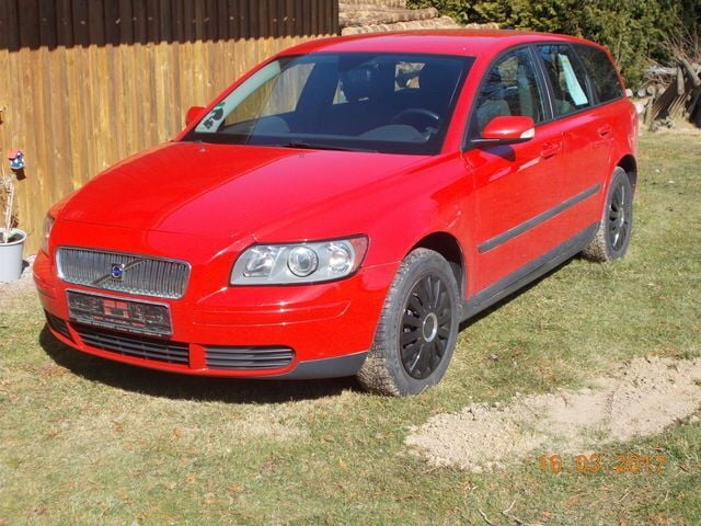 Gebraucht Volvo V50 Kinetic 101 PS (74 kW) 2005 Rot Kombi