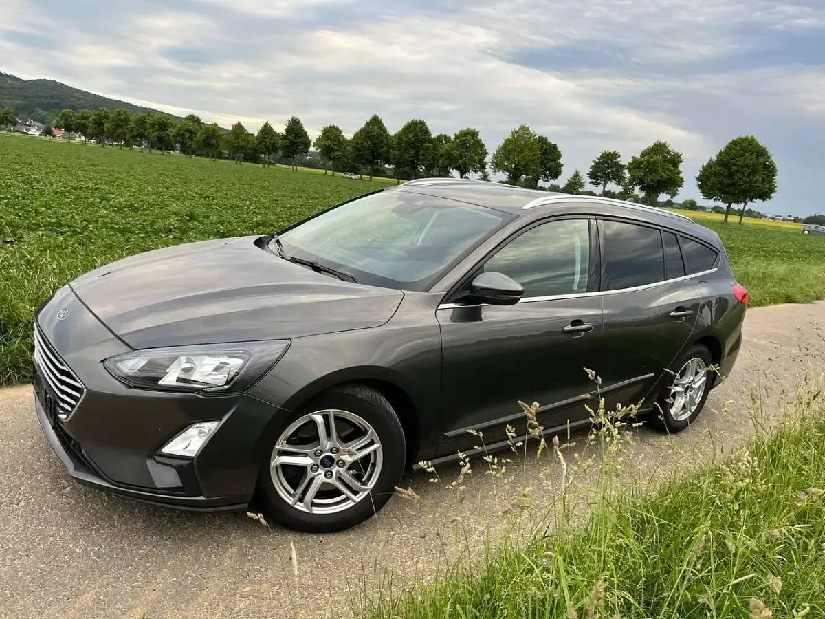 Gebraucht Ford Focus Cool & Connect 120 PS (88 kW) 2020 Grau Kombi