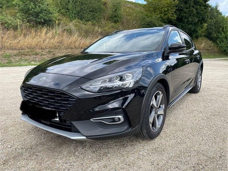 Schwarz Gebraucht 2021 Ford Focus Active Limousine | 16.500 € (Fairer Preis) - Bild 1/4