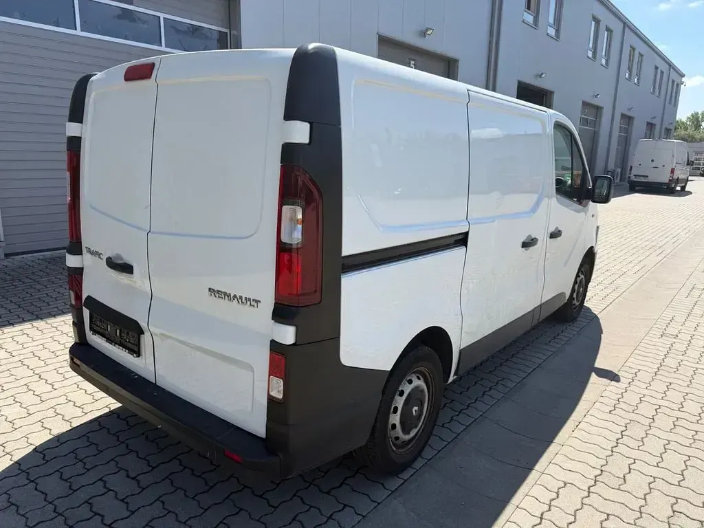 Gebraucht Renault Trafic Komfort 95 PS (69 kW) 2018 Weiß Van / Kleinbus
