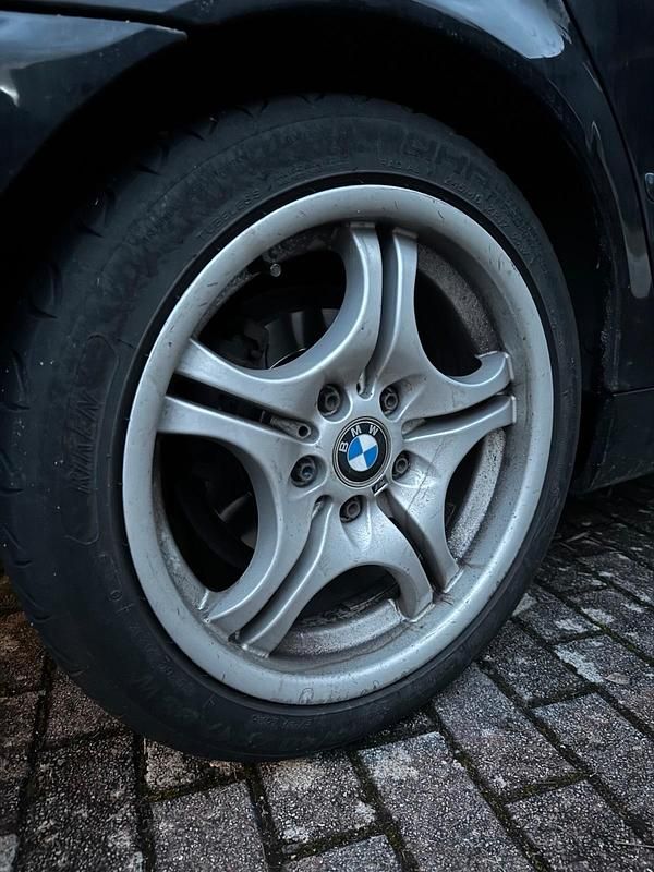 Gebraucht BMW 318 Basis 143 PS (105 kW) 2004 Schwarz Kombi