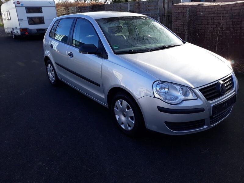 Silber Gebraucht 2006 VW Polo Trendline Limousine | 2.000 € (Fairer Preis) - Bild 1/4