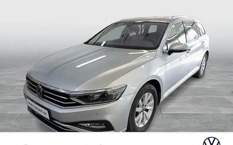 Gebraucht VW Passat Elegance 190 PS (139 kW) 2022 Scale silver metallic Kombi