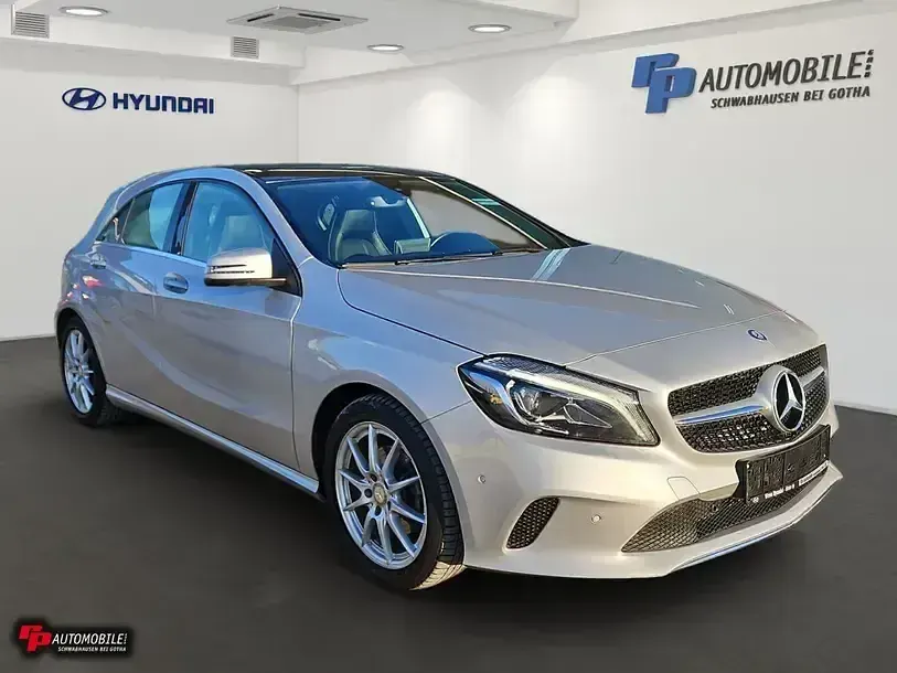 Gebraucht Mercedes A200 Urban 156 PS (114 kW) 2015 Silber Kleinwagen
