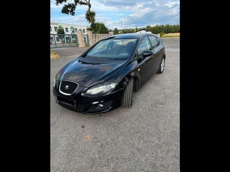 Schwarz Gebraucht 2009 Seat Leon Sport Limousine | 4.000 € (Etwas zu teuer) - Bild 1/4