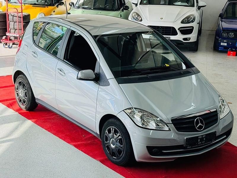 Gebraucht Mercedes A160 95 PS (69 kW) 2010 Silber Limousine
