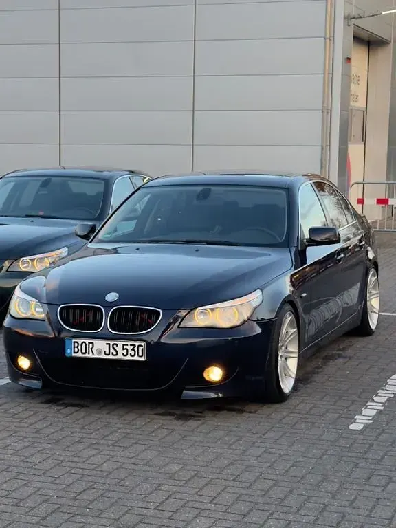 Gebraucht BMW 530 231 PS (169 kW) 2003 Blau Limousine