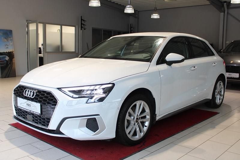 Weiss Gebraucht 2023 Audi A3 Sport Kombi | 26.500 € (Fairer Preis) - Bild 1/4