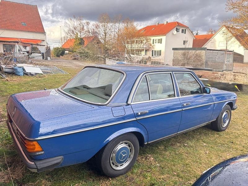 Gebraucht Mercedes E230 1981 Blau Limousine
