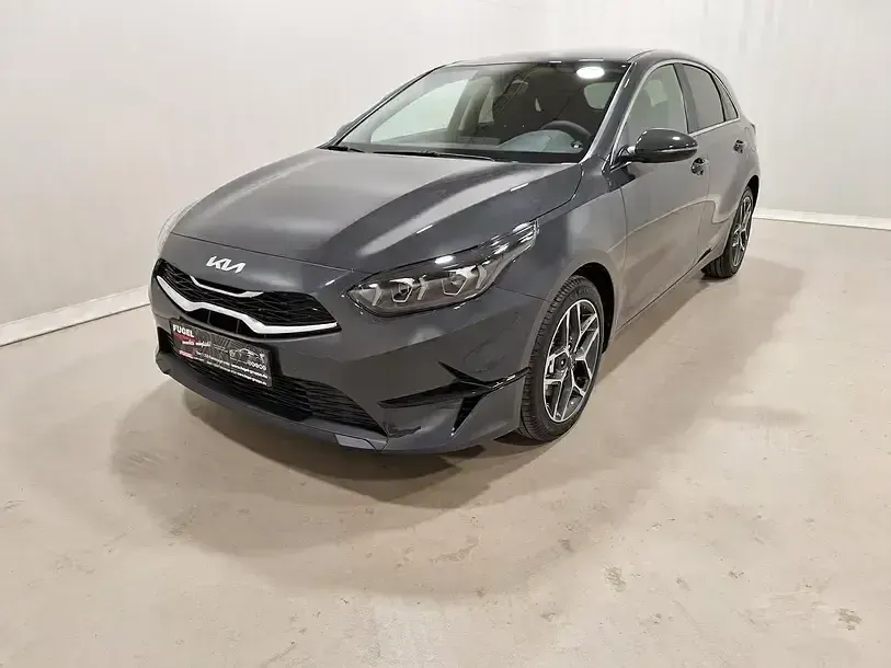 Neu Kia Ceed Style 140 PS (102 kW) 2025 Dark penta metal Kleinwagen