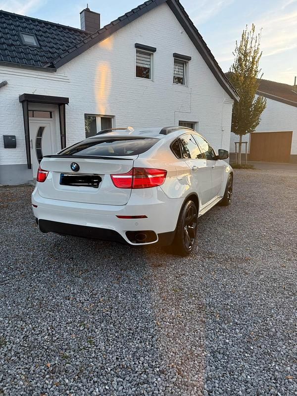 Weiß Gebraucht 2011 BMW X6 SUV | 15.000 € - Bild 1/4