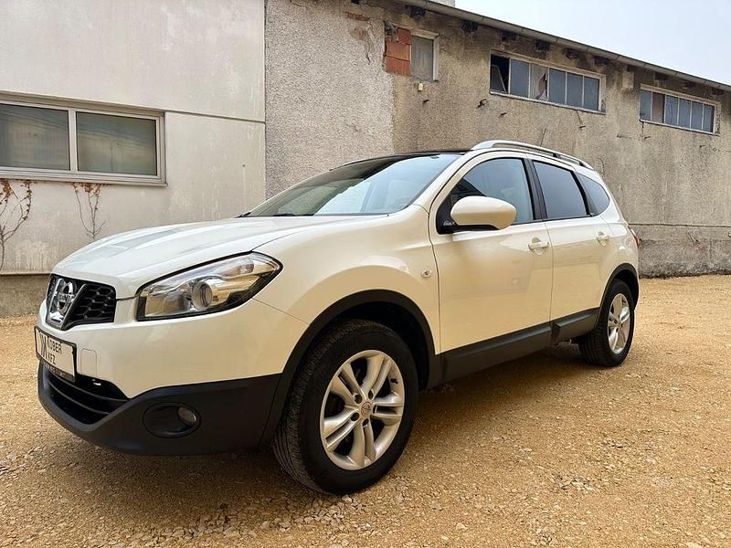 Weiß Gebraucht 2010 Nissan Qashqai +2 Acenta SUV | 3.999 € (Etwas zu teuer) - Bild 1/4