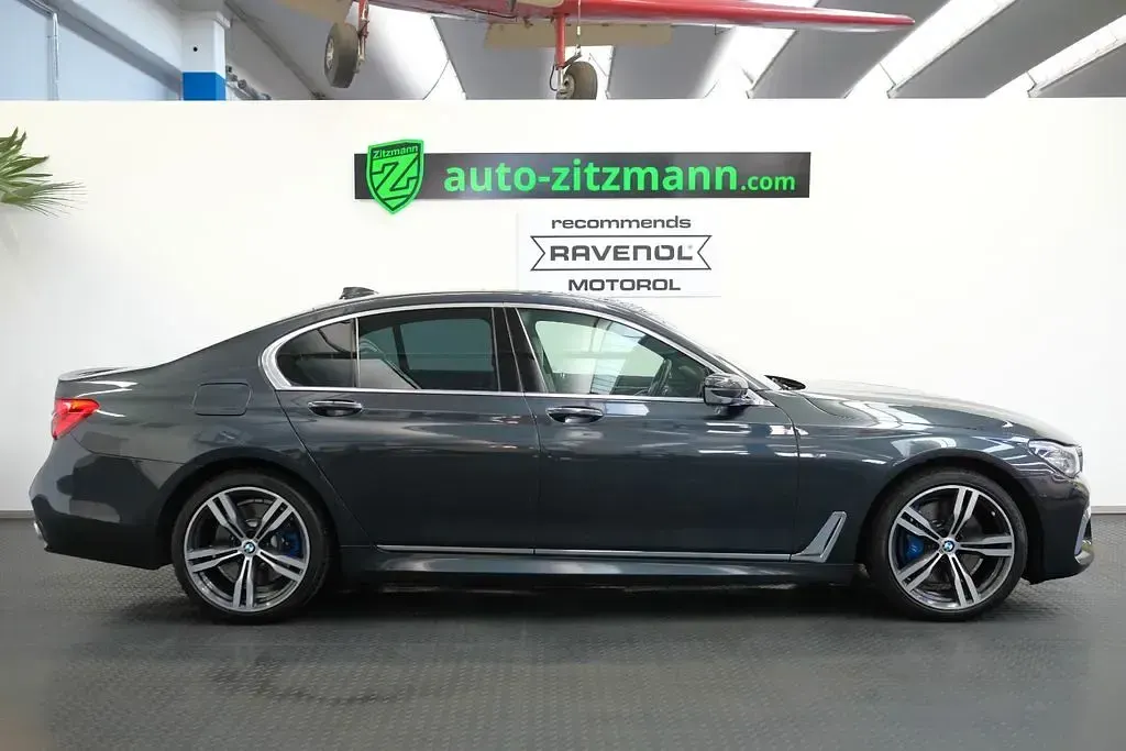 Gebraucht BMW 740 M Sport 320 PS (235 kW) 2017 Singapurgrau Limousine