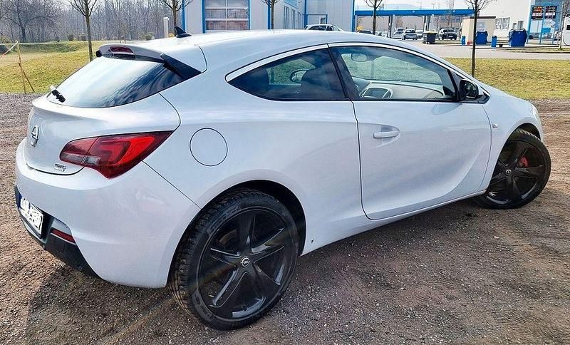 Gebraucht Opel Astra GTC 165 PS (121 kW) 2011 Grau Coupé