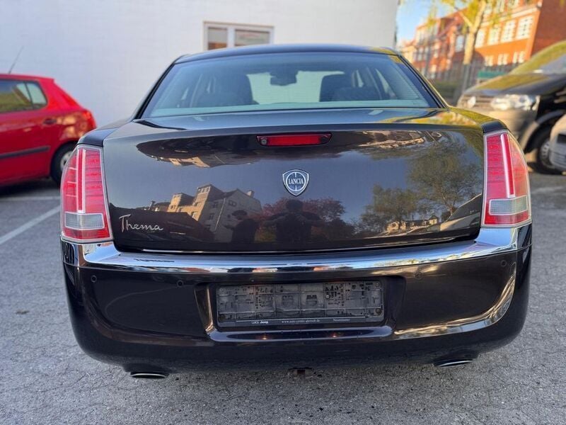 Gebraucht Lancia Thema 239 PS (175 kW) 2012 Braun Limousine