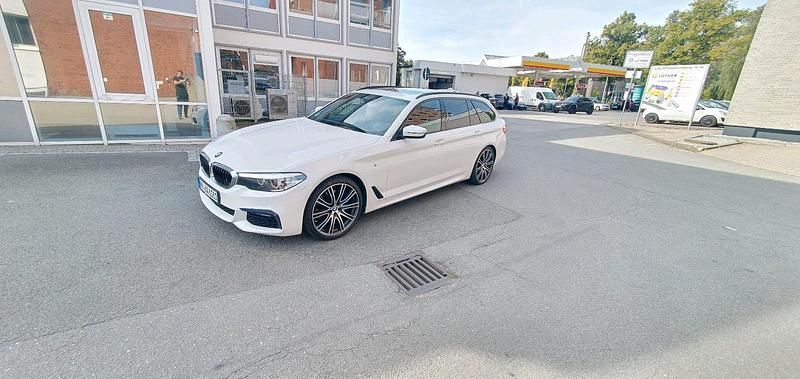 Weiß Gebraucht 2018 BMW 530 M Sport Kombi | 30.500 € (Fairer Preis) - Bild 1/4