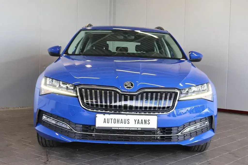 Gebraucht Skoda Superb Ambition 218 PS (160 kW) 2022 Blau Limousine