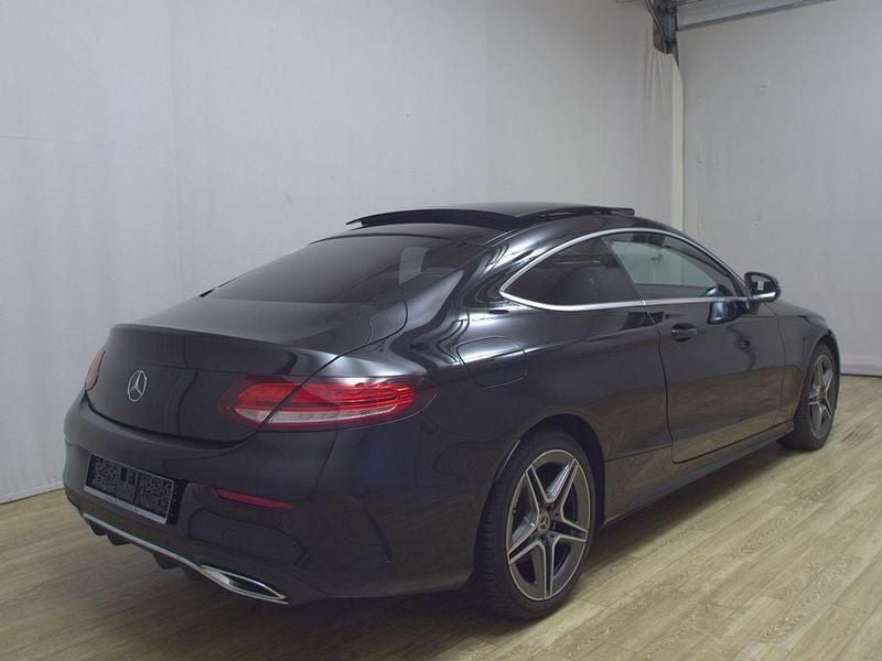 Gebraucht Mercedes C180 AMG line 156 PS (114 kW) 2022 Schwarz uni Coupé