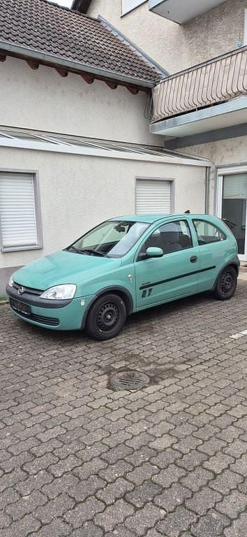 Grün Gebraucht 2000 Opel Corsa Comfort Limousine | 900 € (Guter Preis) - Bild 1/4