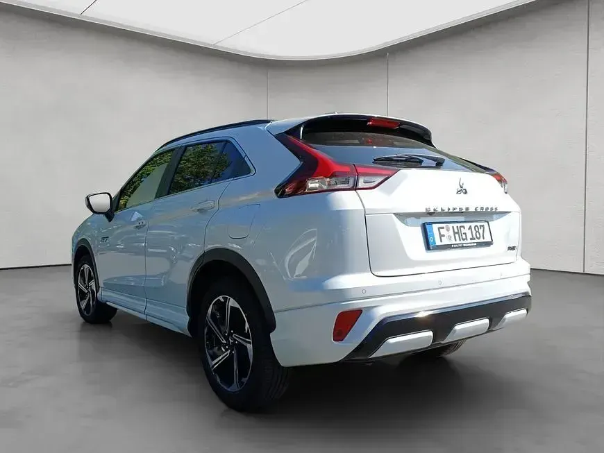 Używany Mitsubishi Eclipse Cross Select 98 KM (72 kW) 2025 Biały SUV