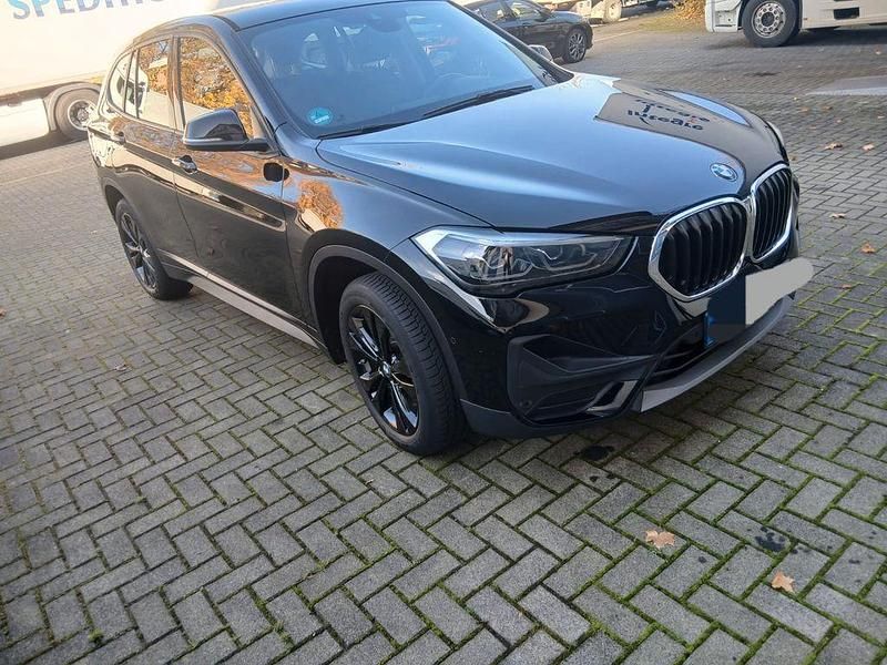 Schwarz Gebraucht 2021 BMW X1 xLine SUV | 28.100 € (Guter Preis) - Bild 1/4