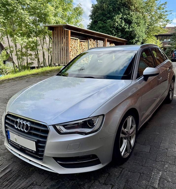 Silber Gebraucht 2013 Audi A3 Sportback S-Line Limousine | 9.900 € (Guter Preis) - Bild 1/4