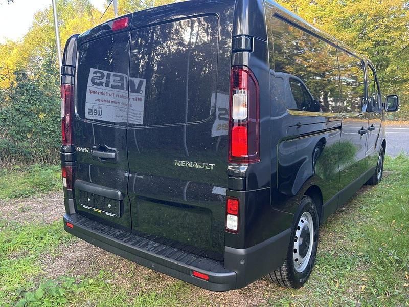 Neu Renault Trafic 131 PS (96 kW) 2025 Schwarz Van / Kleinbus
