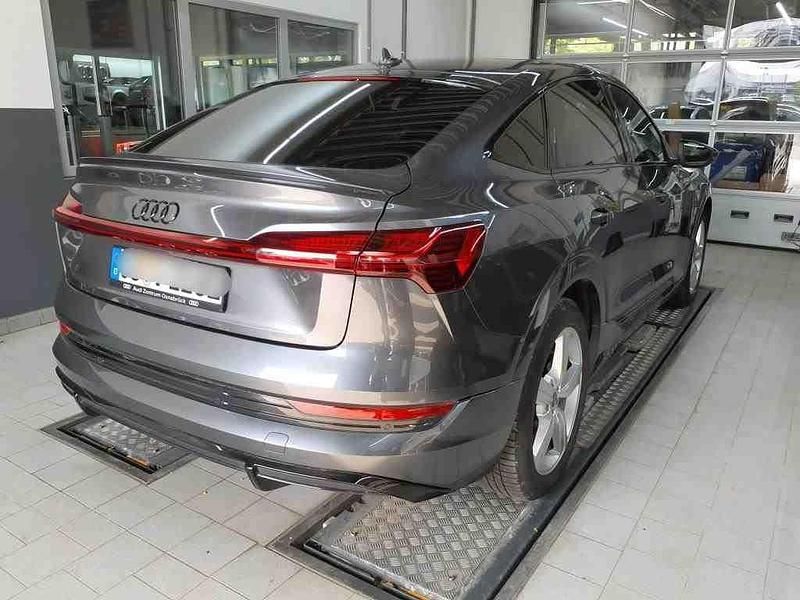 Gebraucht Audi e-tron 300 kW (408 PS) 2022 Daytonagrau perleffekt (metallic) SUV