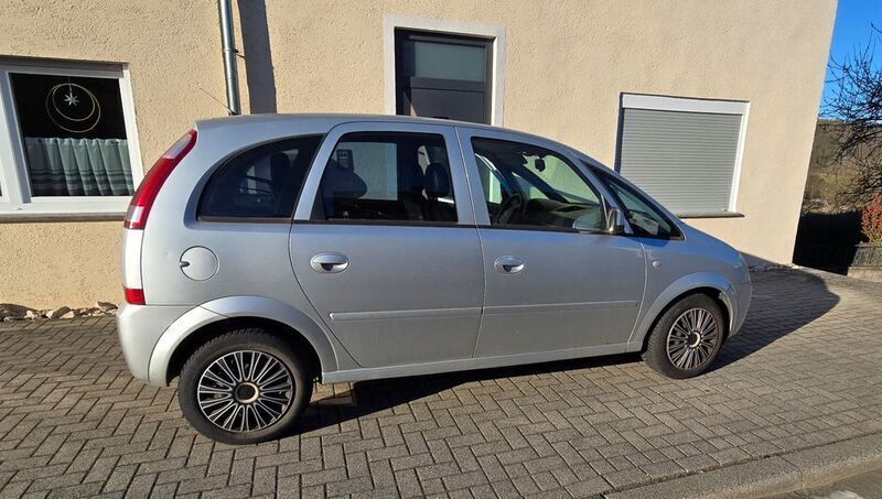 Silber Gebraucht 2005 Opel Meriva Van / Kleinbus | 1.000 € (Superpreis) - Bild 1/4
