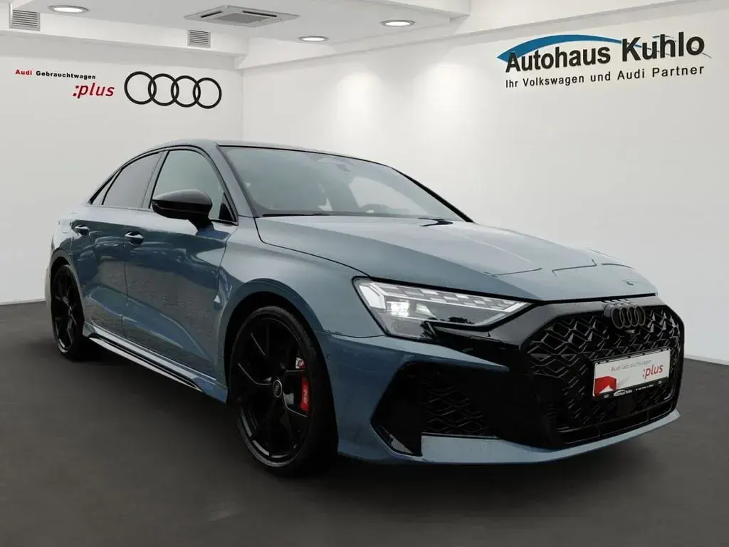 Gebraucht Audi RS3 Sport 400 PS (294 kW) 2026 Grau Limousine