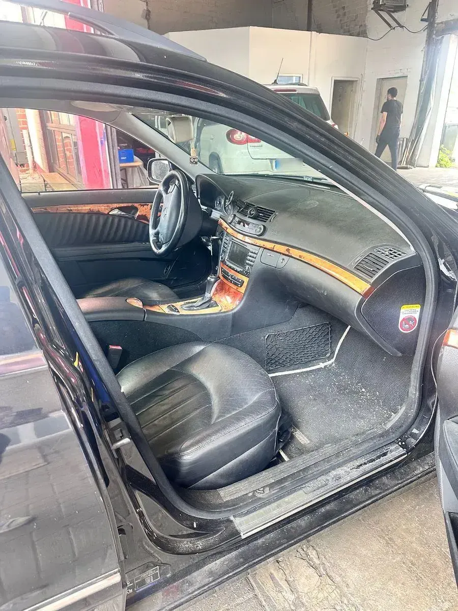 Gebraucht Mercedes E320 224 PS (164 kW) 2008 Schwarz Kombi