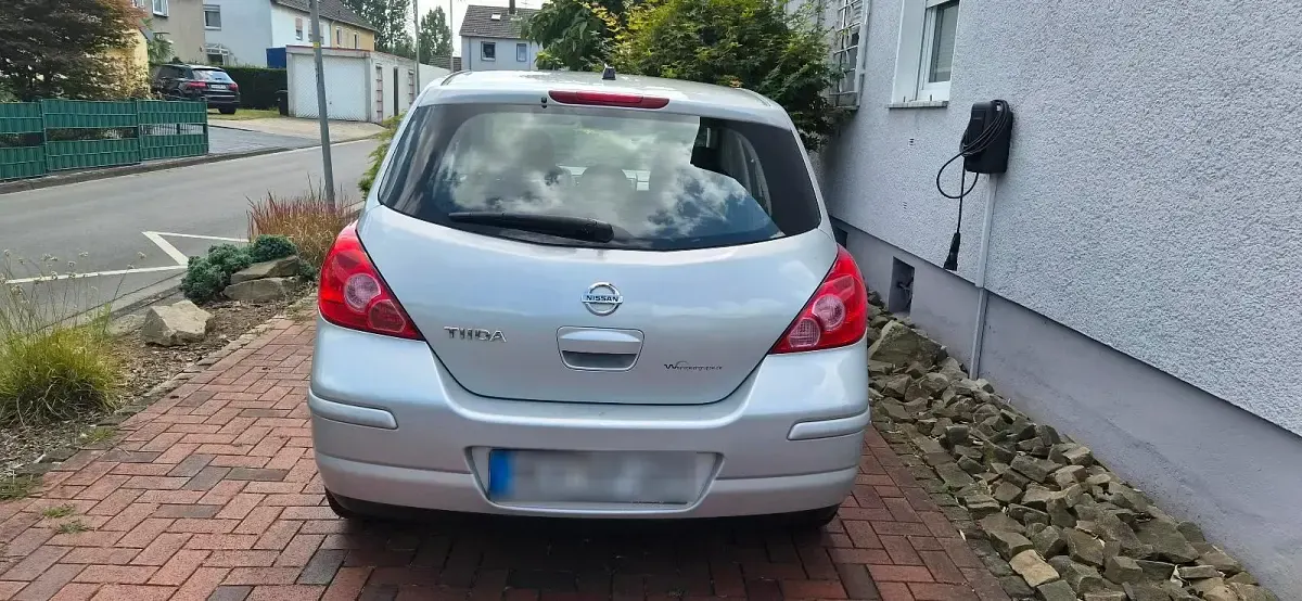 Gebraucht Nissan Tiida 110 PS (80 kW) 2009 Silber Limousine