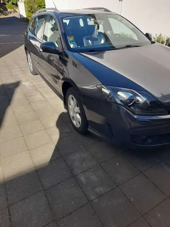 Gebraucht Renault Laguna III 110 PS (80 kW) 2010 Grau Kombi