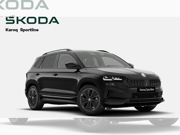 Schwarz (blackmagic perleffekt, farbe frei wählbar) Neu 2025 Skoda Karoq SportLine SUV | 38.500 € (Superpreis) - Bild 1/3