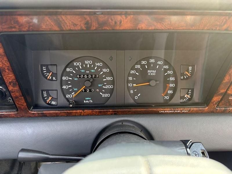 Używany Chrysler Le Baron 97 KM (71 kW) 1989 Czarny Kabriolet